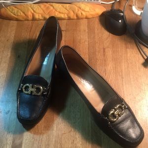 Black leather Salvatore Ferragamo 1” loafers